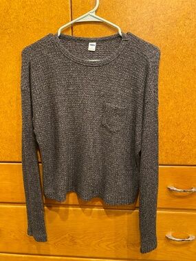 Gray long sleeve thin sweater shirt